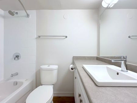 For Lease - 165 La Rose Avenue Unit# 205, Toronto, Ontario - Photo 5