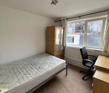 4 bedroom terraced house to rent - Photo 1