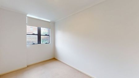 Warehouse Charm Meets City Convenience - Photo 3