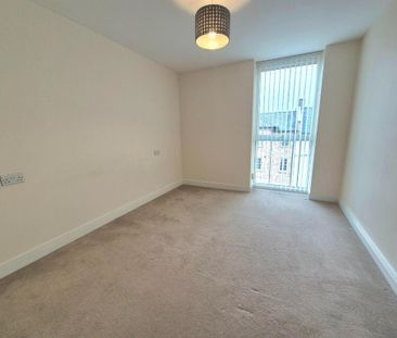 3 bedroom penthouse to rent - Photo 3