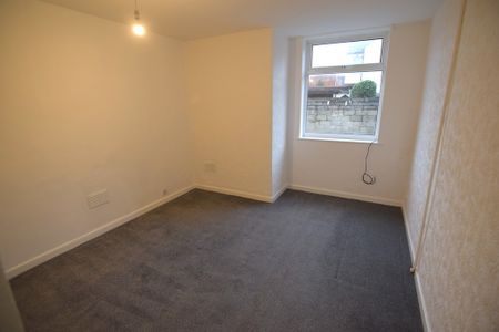 To Let 2 Bed Ground Floor Flat - Photo 5