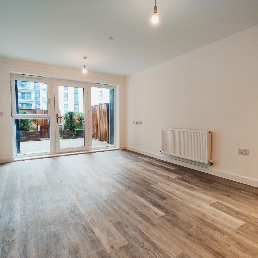 Geoffrey Watling Way, Norwich - Photo 1