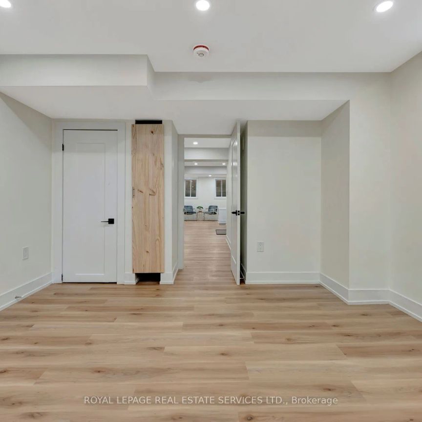 Detached Home For Lease | W9044225 - Photo 1