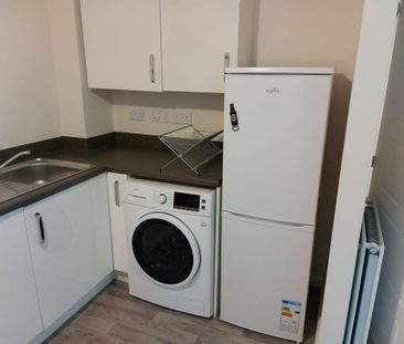 2 bedroom flat to rent - Photo 4