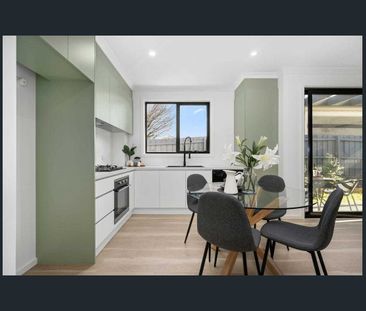 A Stylish Townhouse Designed for Comfortable Modern Living - Photo 4