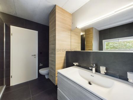 Modernes 5.5-Zimmer-Reihenhaus mit Keller, Pieterlen - Photo 4