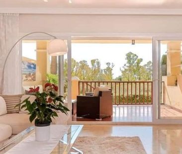 Luxury Flat for rent in Estepona, Spain - Photo 1