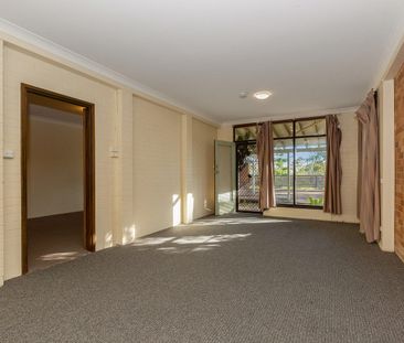 NEAT & TIDY UNIT IN A CONVENIENT LOCATION - Photo 4