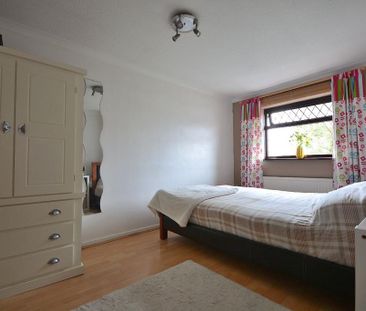 3 bedroom semi-detached house to rent - Photo 5