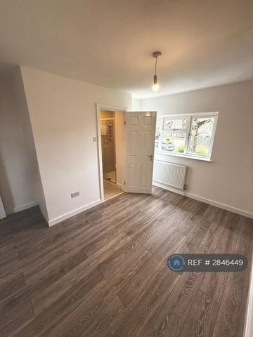 1 bedroom in a house share to rent - Photo 5