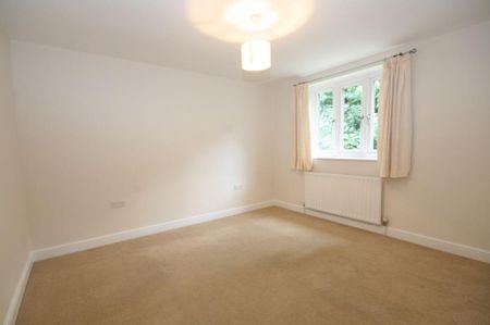 3 bedroom detached house to rent - Photo 3