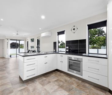 Family Home in Rural View - Photo 3