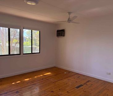 RENOVATED & CENTRAL LOCATION - Photo 4