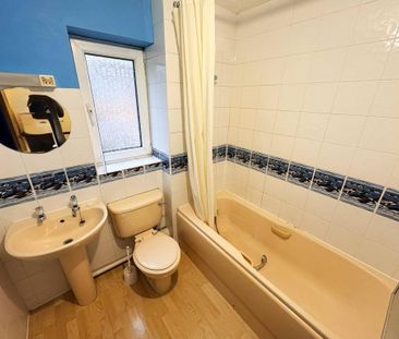 2 bedroom semi-detached house to rent - Photo 5