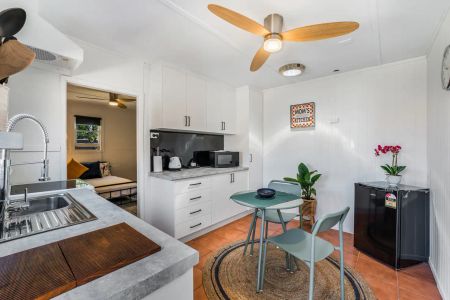 “Fully Furnished 1 Bedroom Home!” - Photo 4