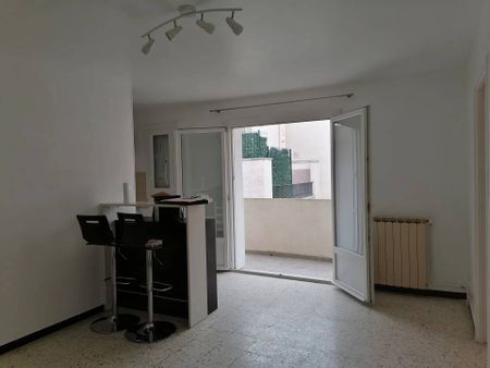 Appartement à louer - Nîmes 2 pièces de 36 m² - Photo 4