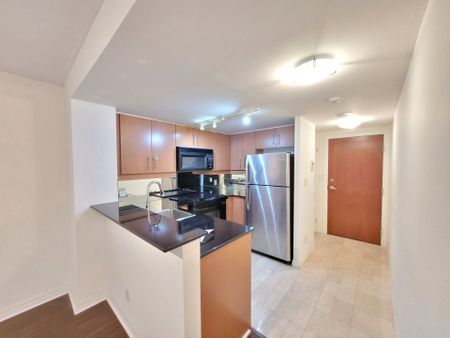 For Lease - 300 Bloor Street Unit# 912, Toronto, Ontario - Photo 3