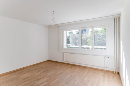 APPARTEMENT RENOVE AVEC BALCON ET ASCENSEUR - Photo 3