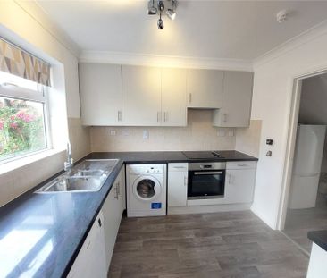 Firs Close, Hazlemere, High Wycombe,HP15 - Photo 2