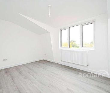 Lynchford Road, Farnborough, Hampshire, GU14 - Photo 1