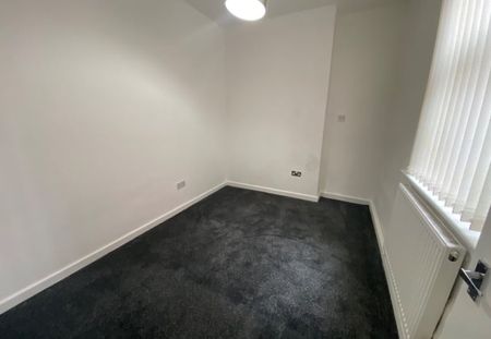 1 Bed Flat, Spellow Lane, L4 - Photo 4