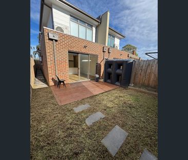 94 Monash Street, Sunshine, Vic 3020 - Photo 5