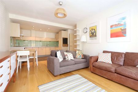 Modern two double bedroom apartment set within a sought development with concierge, gym and cinema room. - Photo 5