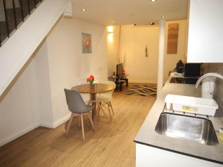 1 bedroom flat to rent - Photo 2
