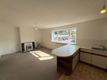 Bentley, Farnham, Hampshire, GU10 - Photo 2