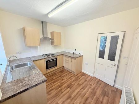 2 bedroom terraced house to rent - Photo 4