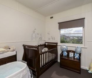 Renovated Villa Close To Lake - Photo 4