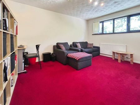 Cwrt Ty Mawr, Caerphilly - Photo 2