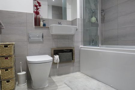 Bridge Road East, WELWYN GARDEN CITY - Photo 2