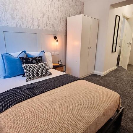 1 bedroom in a house share to rent - Photo 3