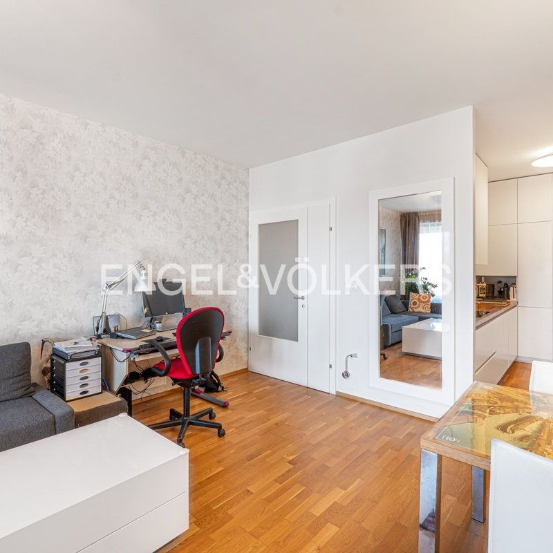 Apartment for rent, 2+kk - 1 bedroom, 69m - Photo 1