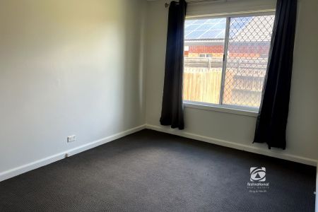 4 BEDROOMS - SECURE YARD WITH STORAGE - Photo 3