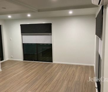 Hipster Charm In Eltham - Photo 1