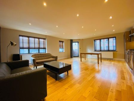 2 bedroom flat to rent - Photo 2