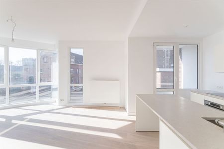 Leuk en lichtrijk hoekappartement - Photo 2