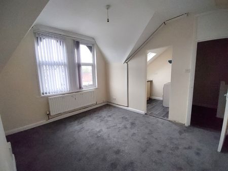 1 Bed Flat, Birmingham Road, B70 - Photo 5