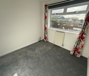 3 bedroom semi-detached bungalow To Let in Preston - Photo 4