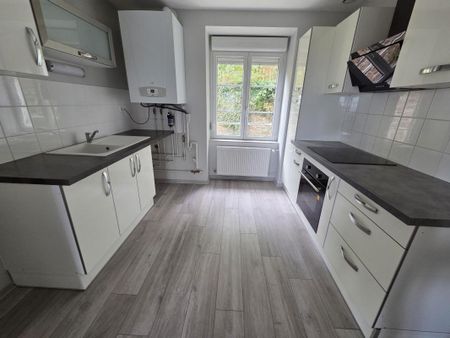 Location Appartement 4 pièces 67m² LE CREUSOT 71200 - Photo 5