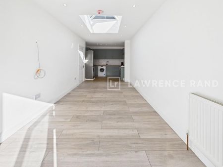 5 bedroom semi-detached house to rent - Photo 4