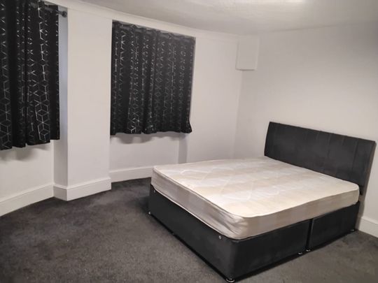 Room in a Shared Flat, Lansdowne Place, BN3 - Photo 1