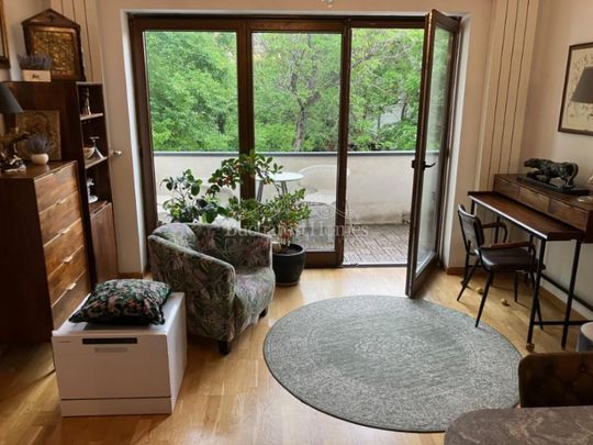 Beautiful Three-Bedroom Flat in Villa with Shared Garden - Cotroceni - Fotografie 1
