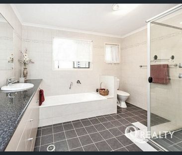 🏡Dual Living On Big Block!!! - Photo 4