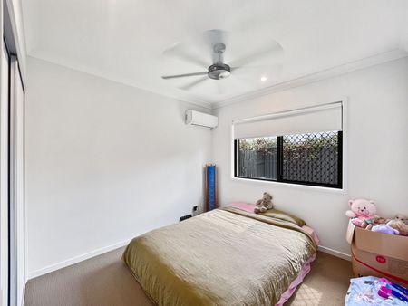 Spacious, Elevated Home With Beautiful Views & A Great Design - Photo 4
