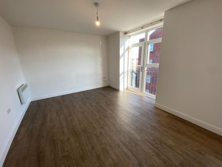 1 bedroom flat to rent - Photo 2