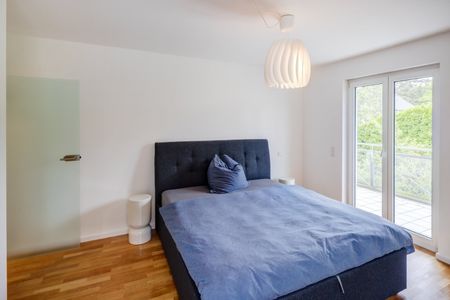 Timelessly modern apartment with green view - Photo 5