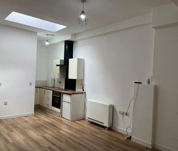 Studio to rent - Photo 2